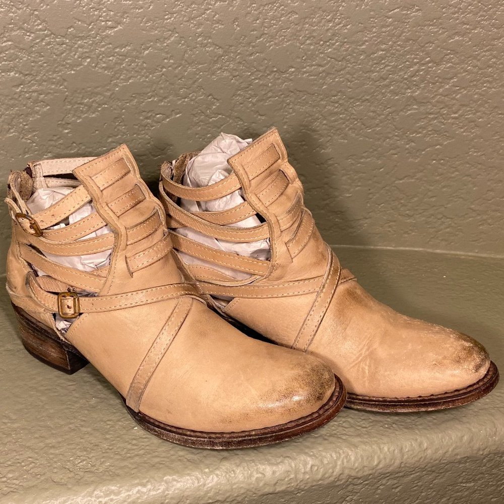 Freebird Stair Taupe Boots (used) size 8